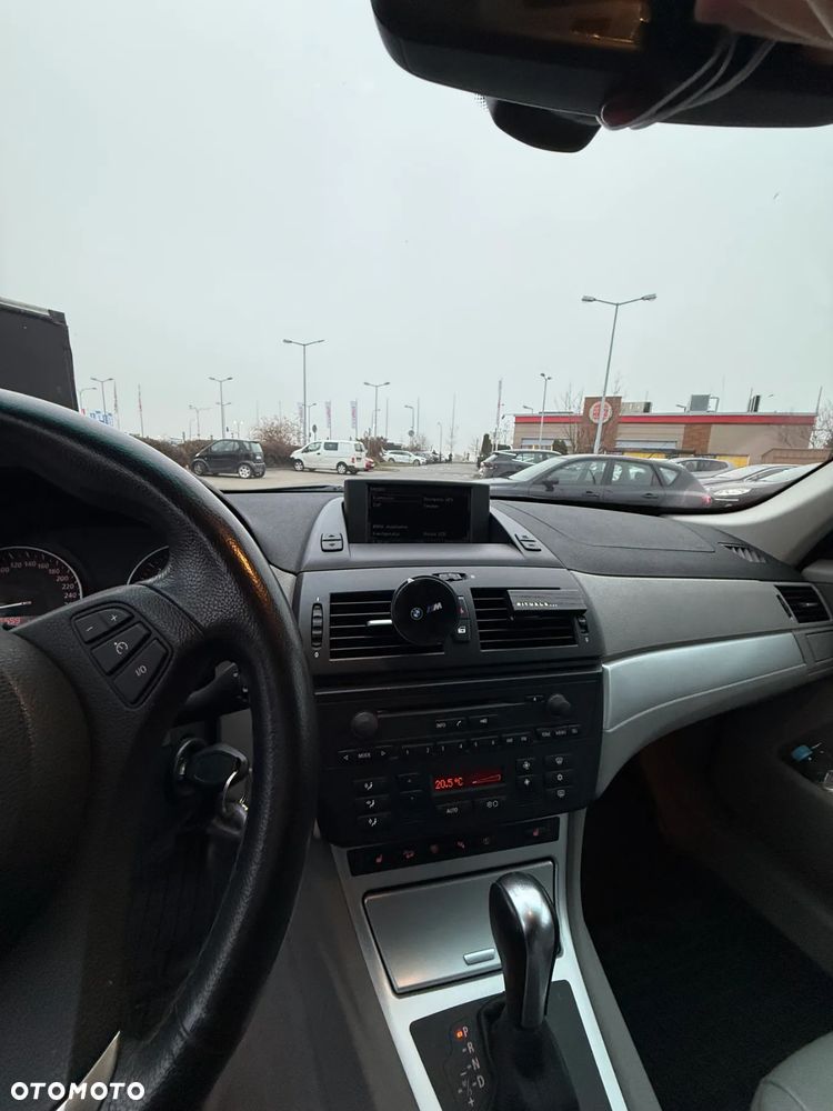 BMW X3 2.5si - 23