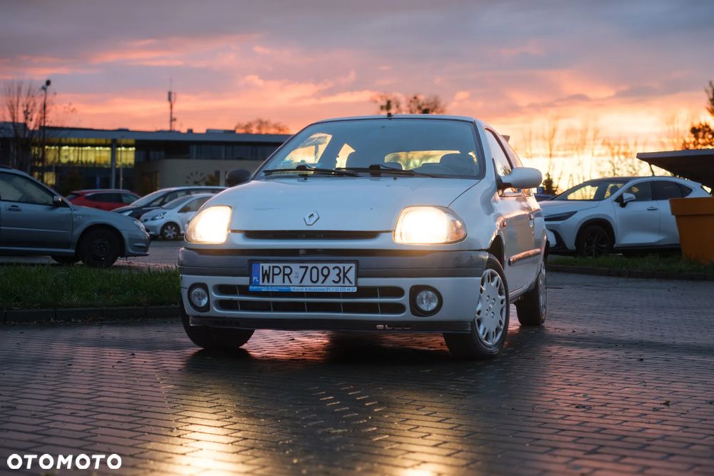 Renault Clio - 1