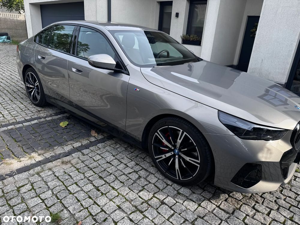 BMW Seria 5 550e xDrive PHEV - 3