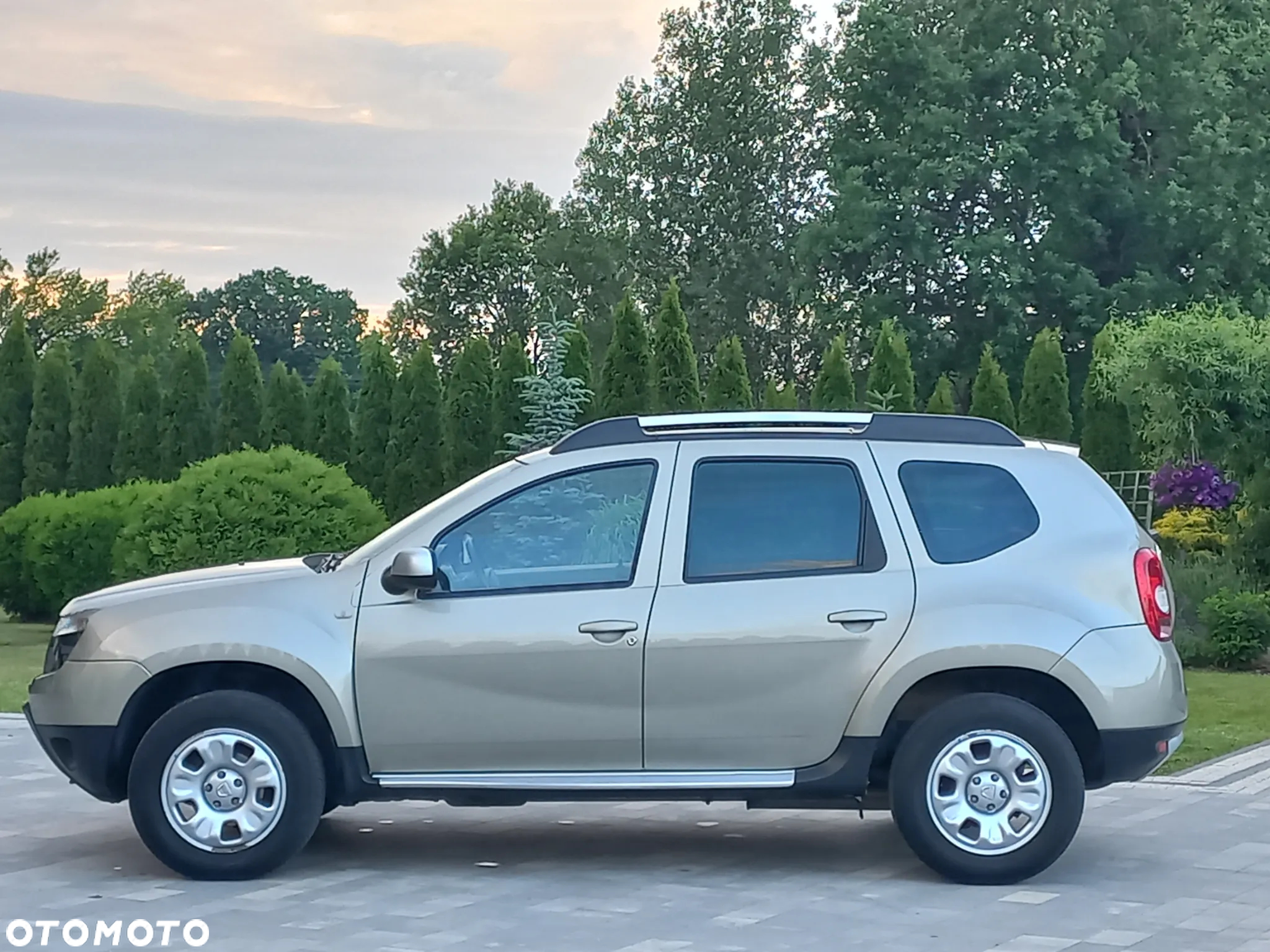 Dacia Duster 1.6 Laureate 4x4 - 23