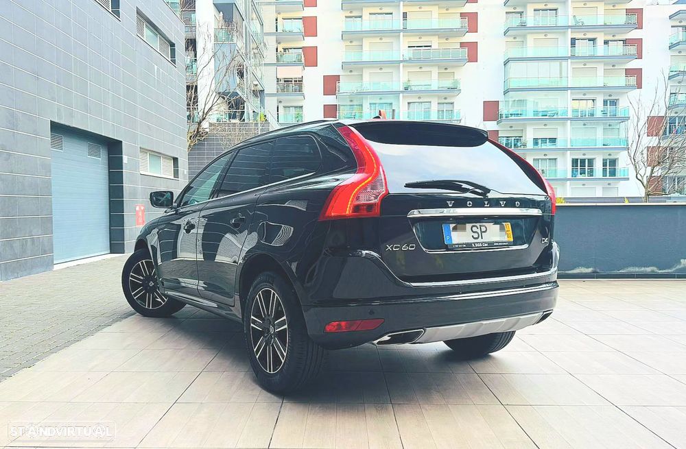 Volvo XC 60 2.0 D4 R-Design AWD Geartronic - 23
