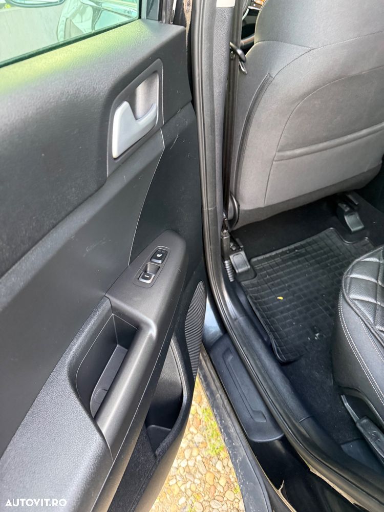 Kia Sportage 1.6 GDI 6MT 4x2 Plus - 11