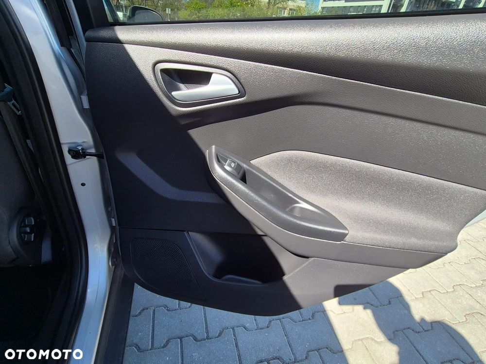 Ford Focus 1.0 EcoBoost Titanium - 12