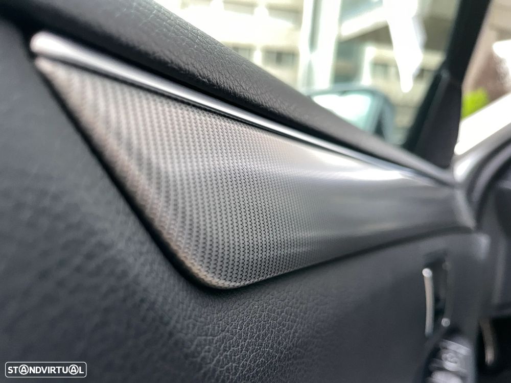 Mercedes-Benz E 300 Bluetec Hybrid Avantgarde - 25