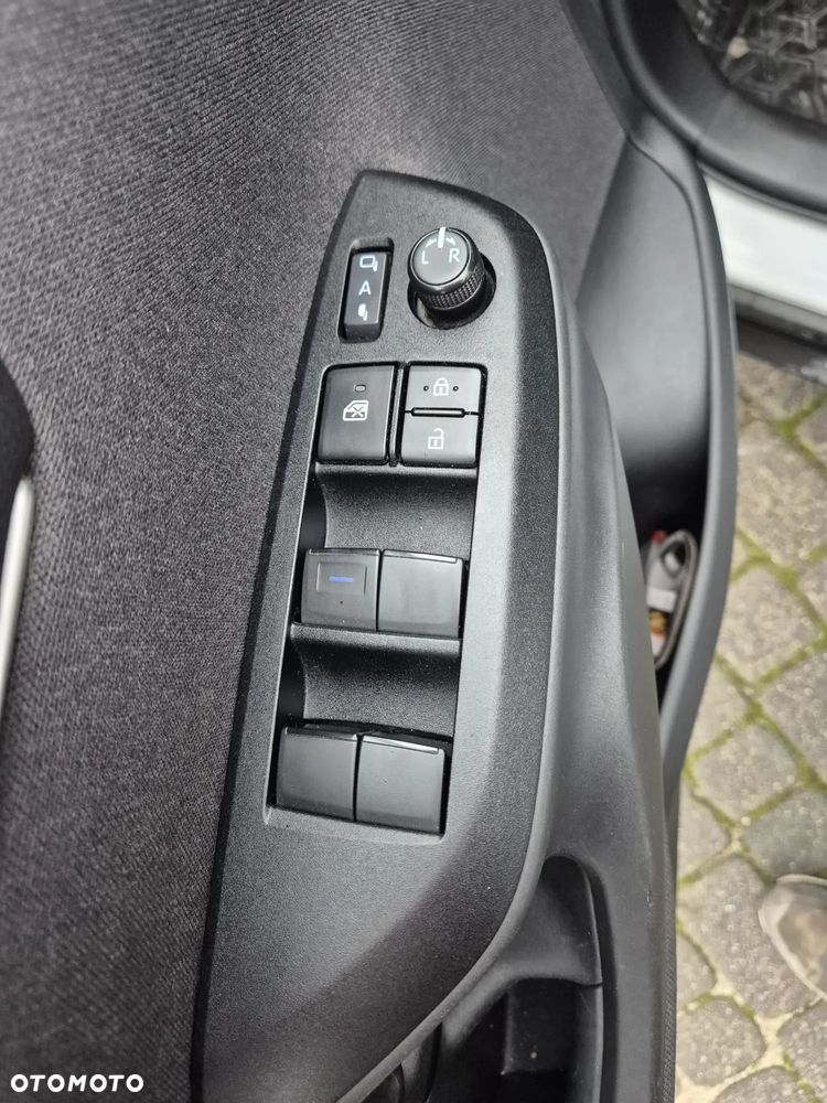 Toyota Yaris Cross Hybrid 1.5 Comfort 4x4 - 23