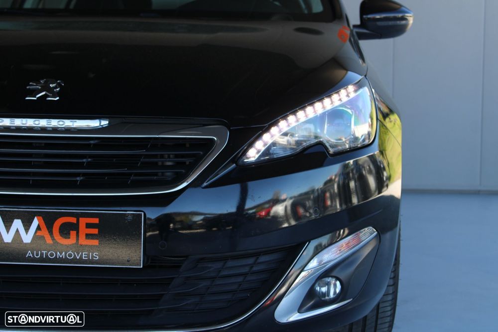 Peugeot 308 1.2 PureTech Allure Pack - 29