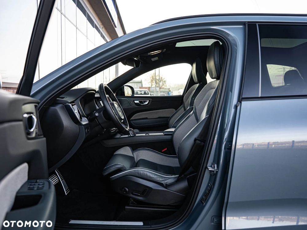 Volvo XC 60 B5 D AWD Geartronic RDesign - 22