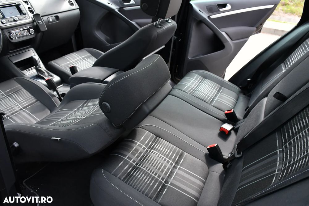 Volkswagen Tiguan 2.0 TDI DPF 4Motion BlueMotion Technology DSG Lounge Sport & Style - 33
