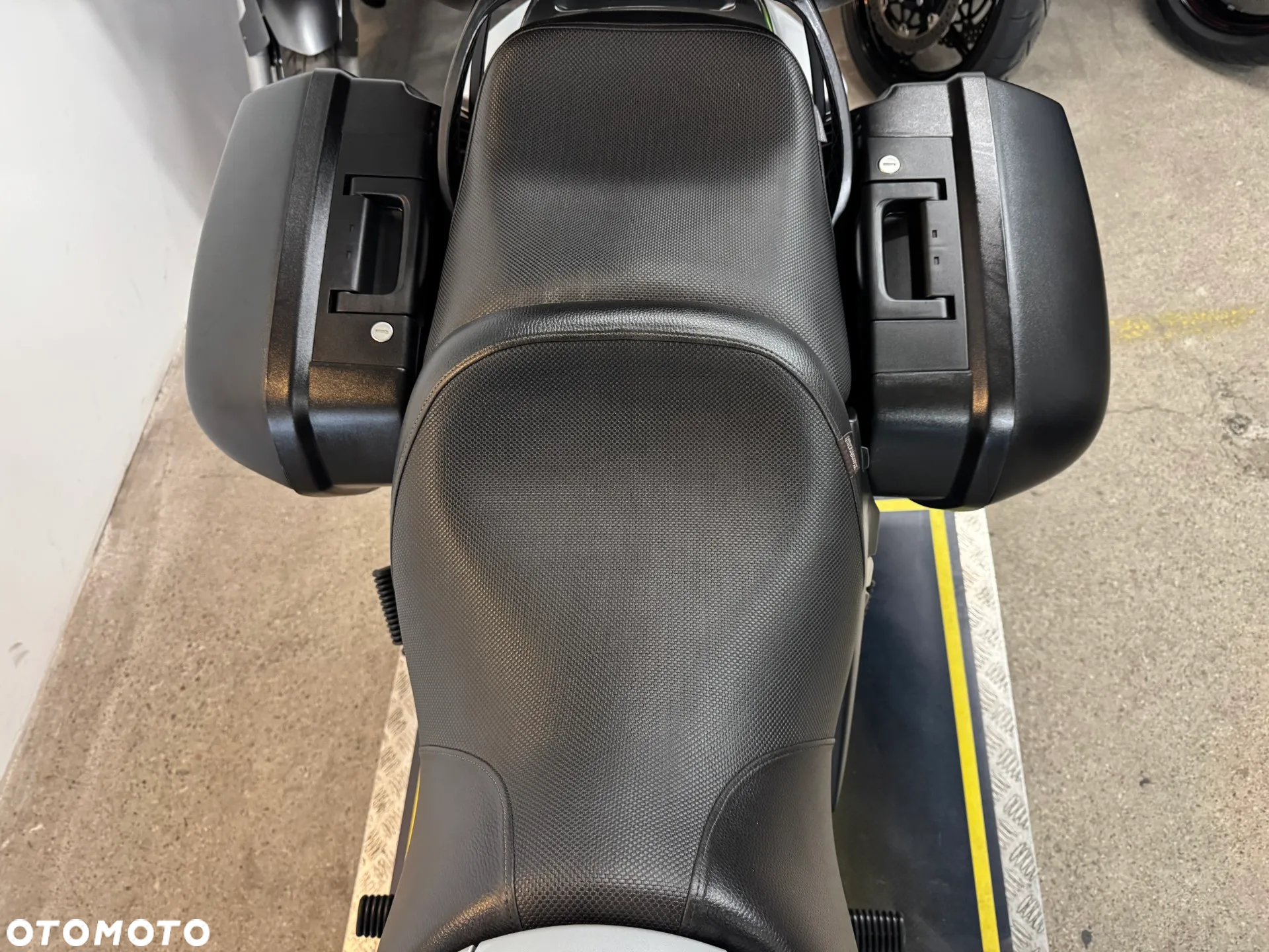 BMW R - 30