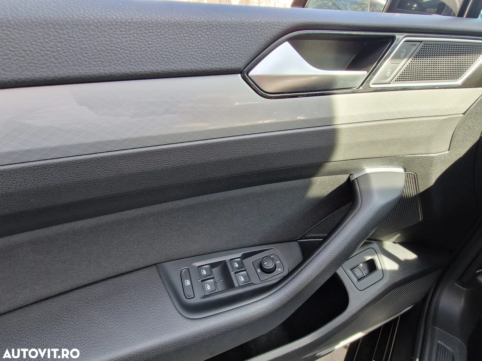 Volkswagen Passat 2.0 TDI DSG Comfortline - 11