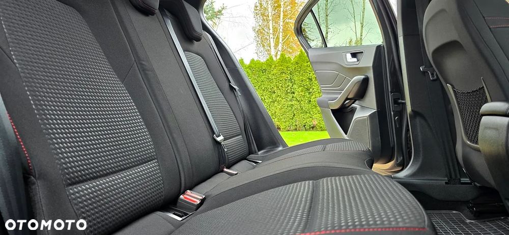 Ford Focus 1.5 EcoBoost ST-Line - 12