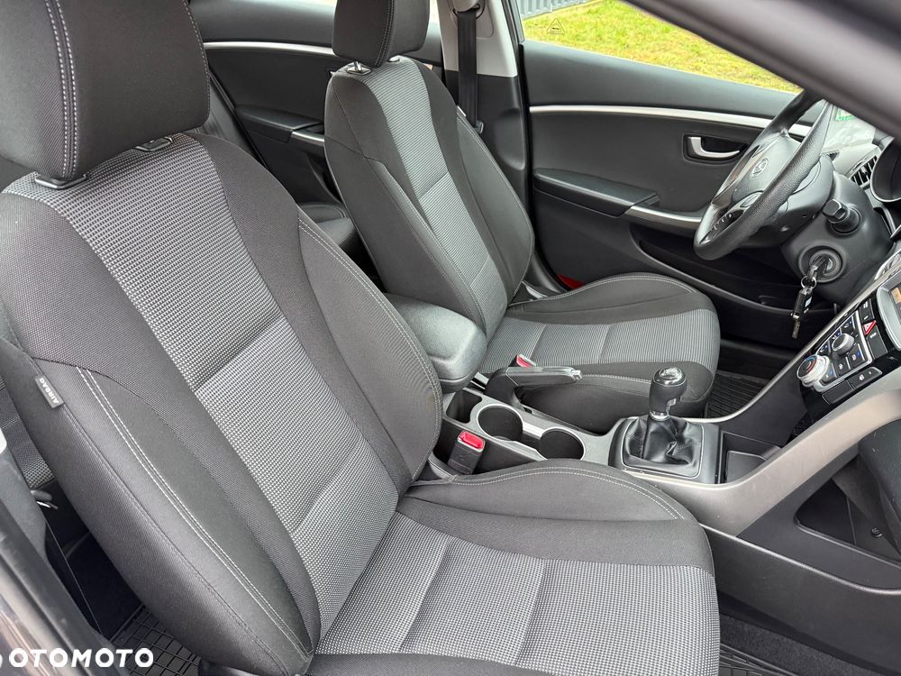 Hyundai i30 1.4 Classic + - 28