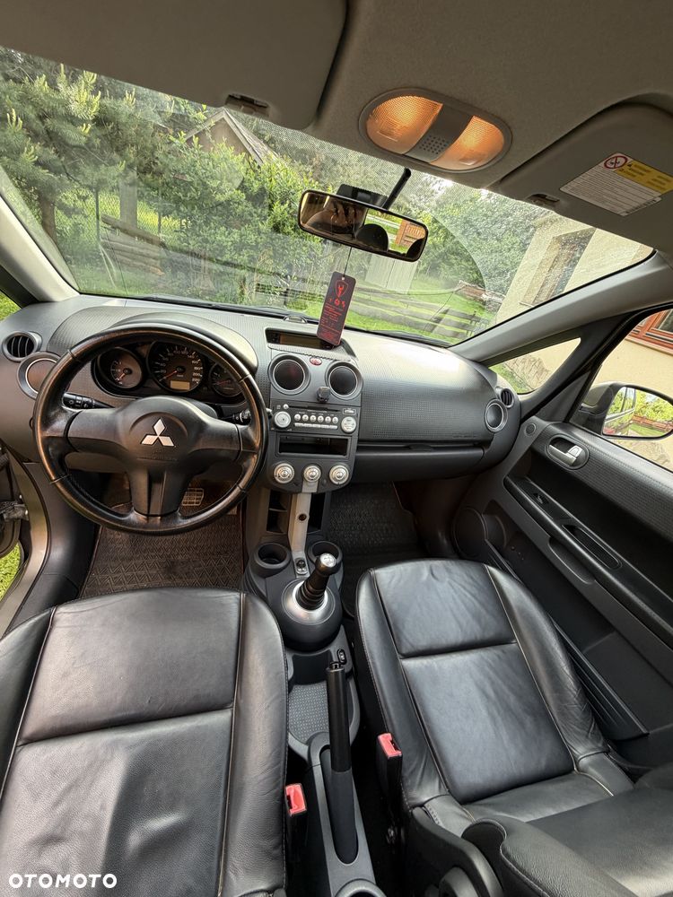 Mitsubishi Colt - 4