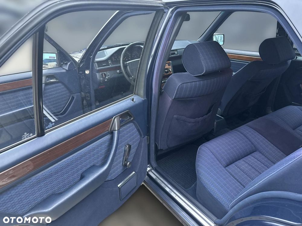 Mercedes-Benz W124 (1984-1993) - 14