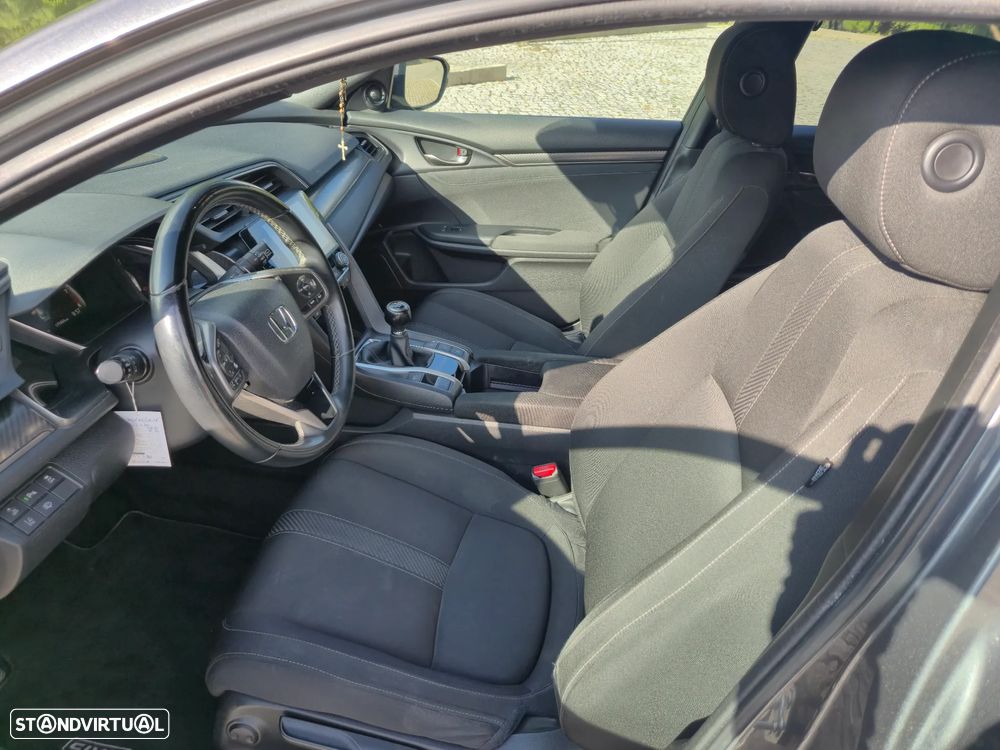 Honda Civic 1.5 i-VTEC Sport Plus - 17