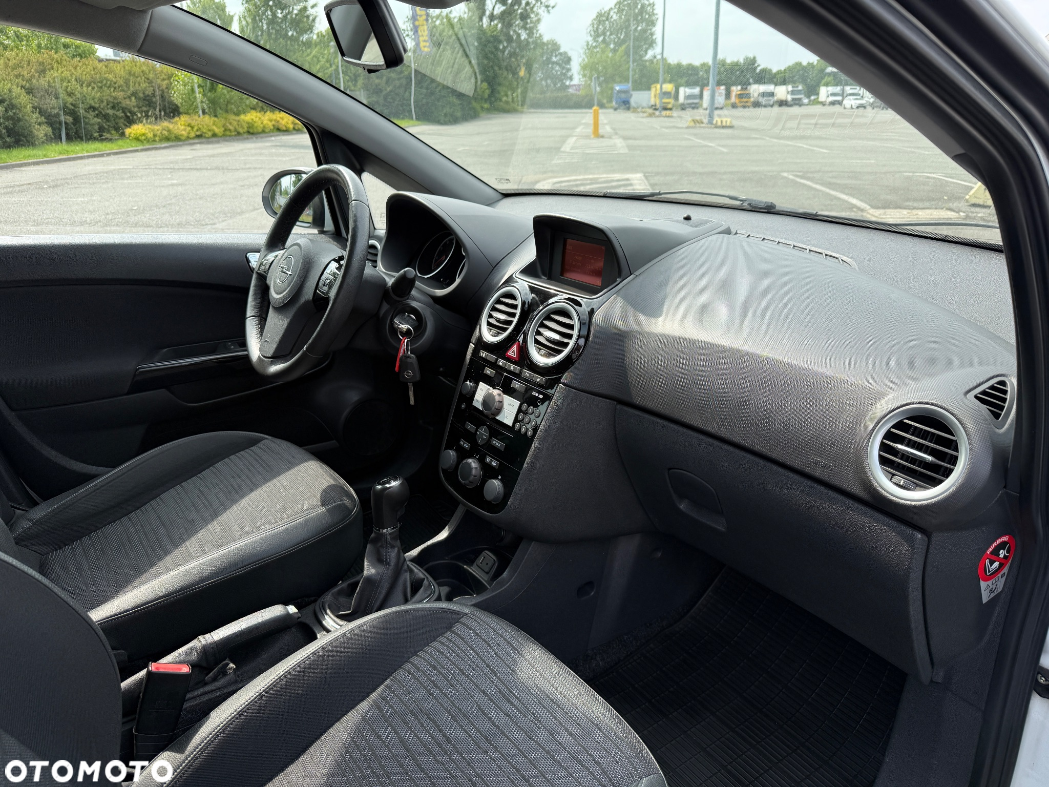 Opel Corsa 1.4 16V Active - 29