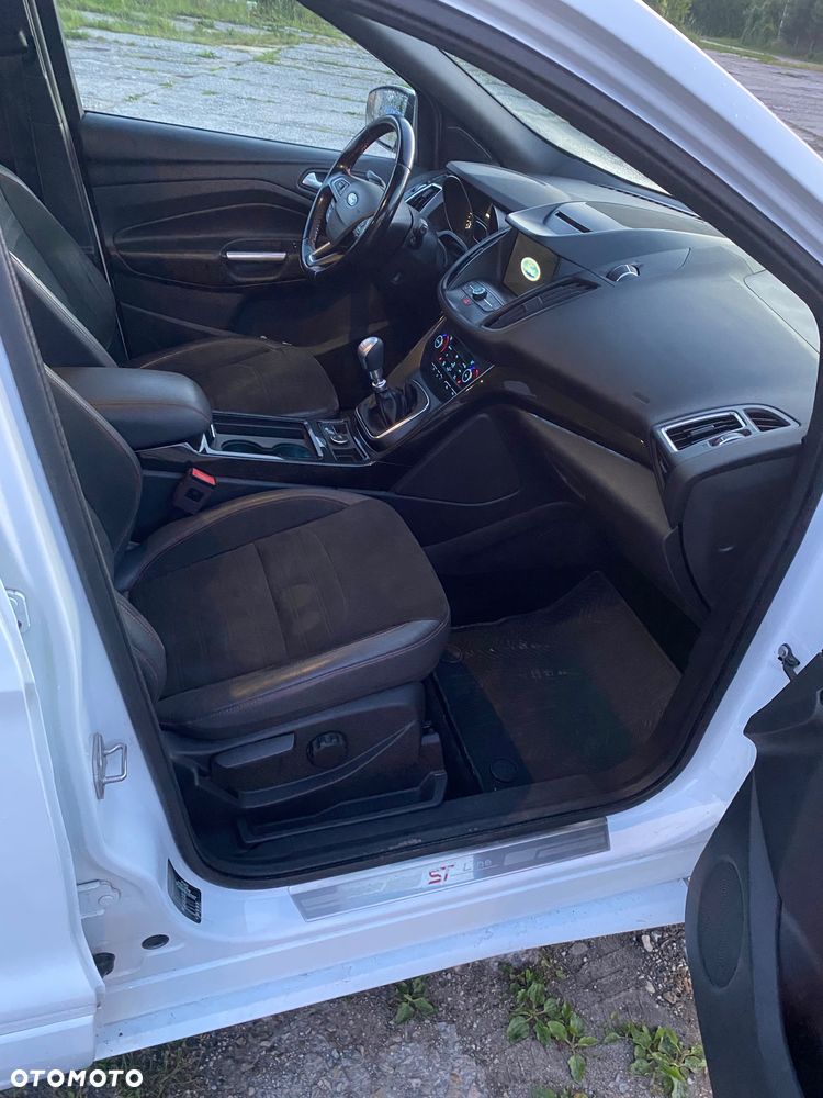 Ford Kuga 2.0 TDCi FWD ST-Line - 38
