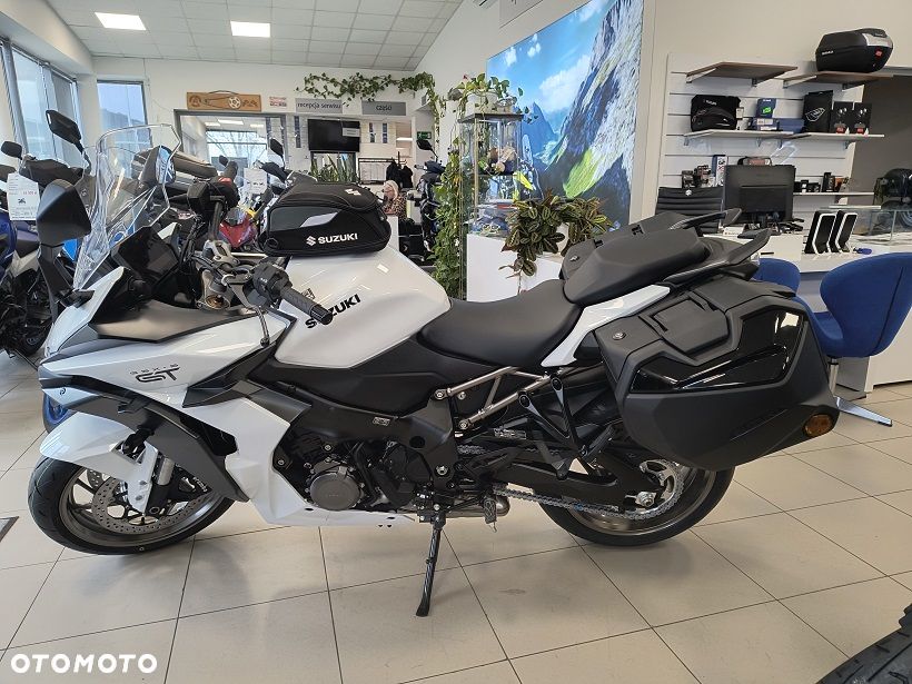 Suzuki GSX - 2