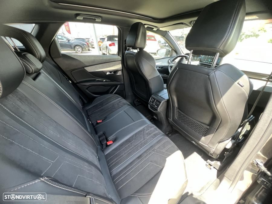 Peugeot 3008 1.6 Hybrid4 GT Pack e-EAT8 - 32
