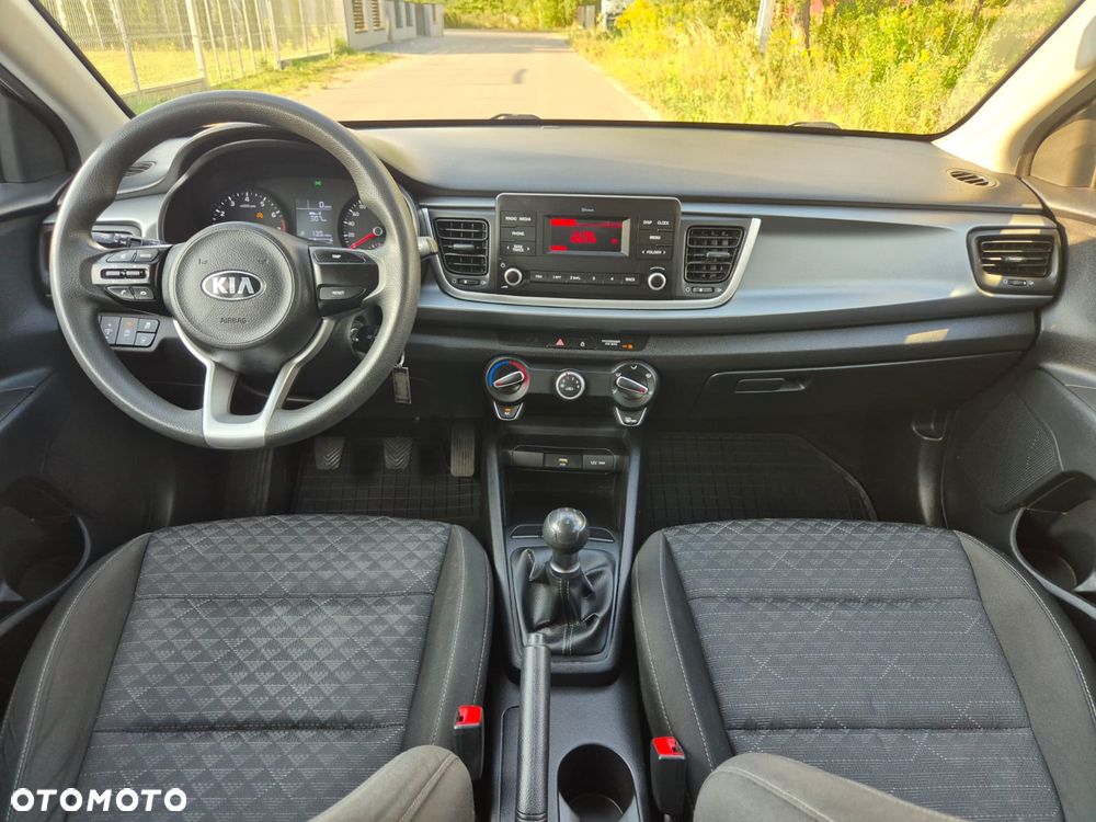 Kia Rio 1.2 L - 8