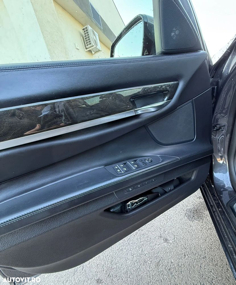 BMW Seria 7 750d xDrive - 14