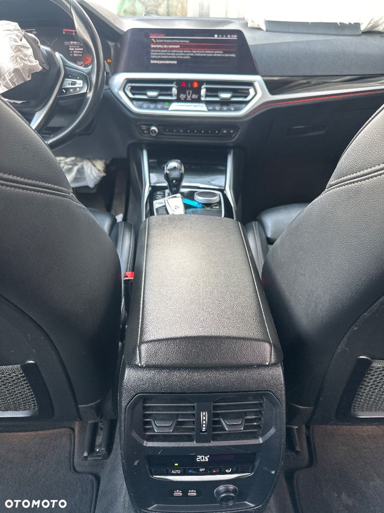 BMW Seria 3 320d Sport Line - 24