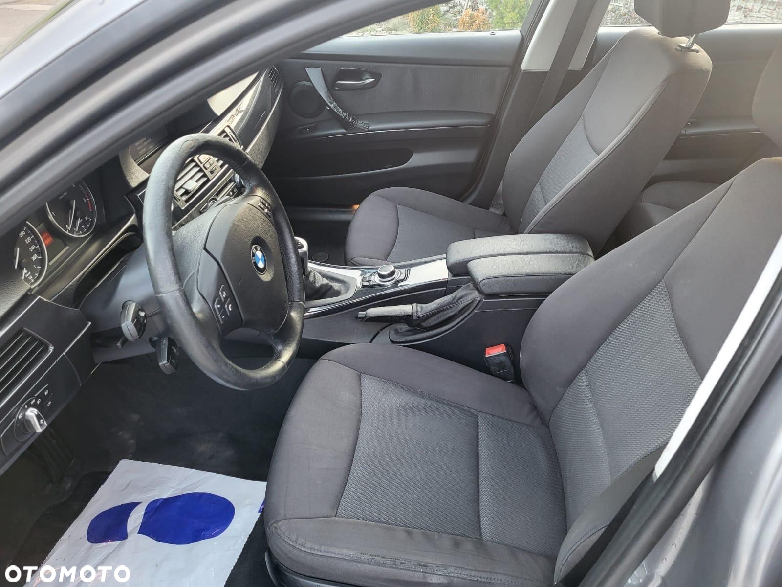 BMW Seria 3 320d xDrive - 10