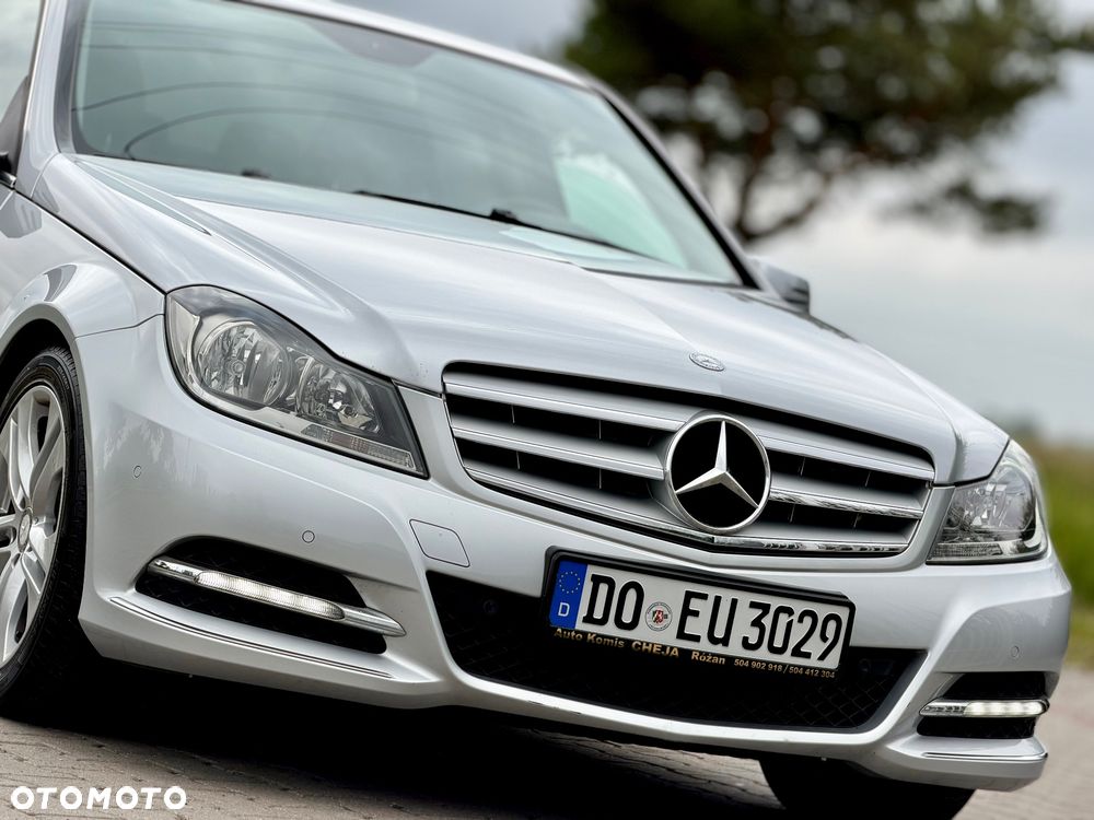 Mercedes-Benz Klasa C 180 CGI Automatik BlueEFFICIENCY Avantgarde - 37