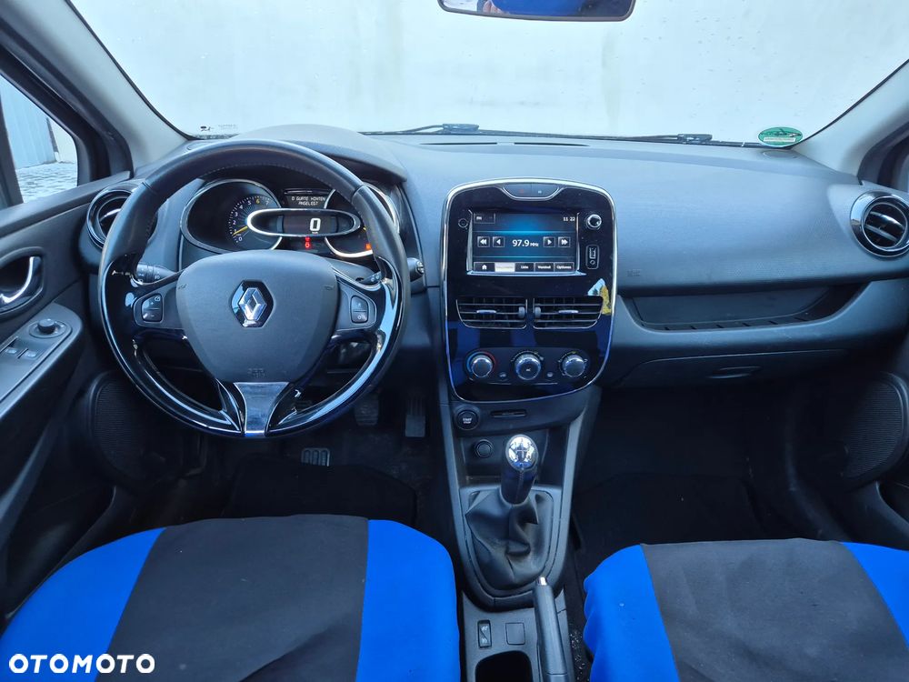 Renault Clio 1.2 16V 75 Life - 9