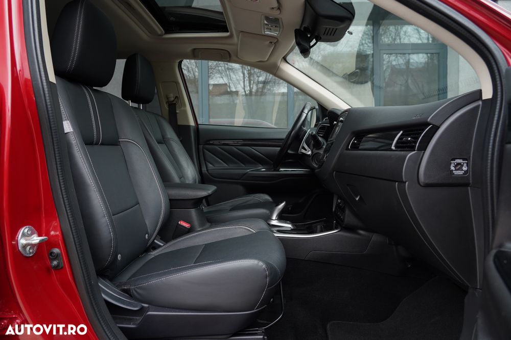 Mitsubishi Outlander 2.0 4WD Plus - 31