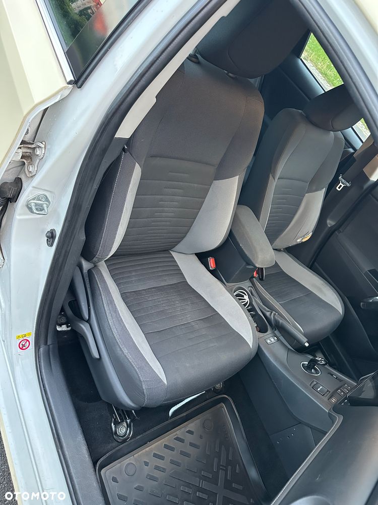 Toyota Auris Hybrid 135 Active - 8