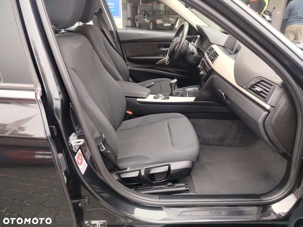 BMW Seria 3 - 27