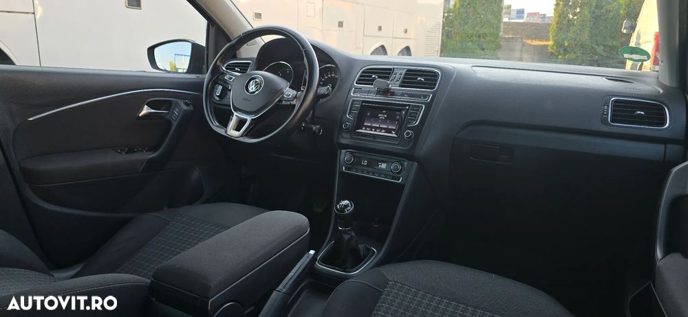 Volkswagen Polo 1.4 TDI Blue Motion Technology Allstar - 12