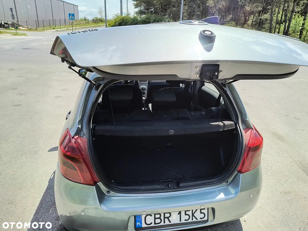 Toyota Yaris 1.3 Luna Premium - 8