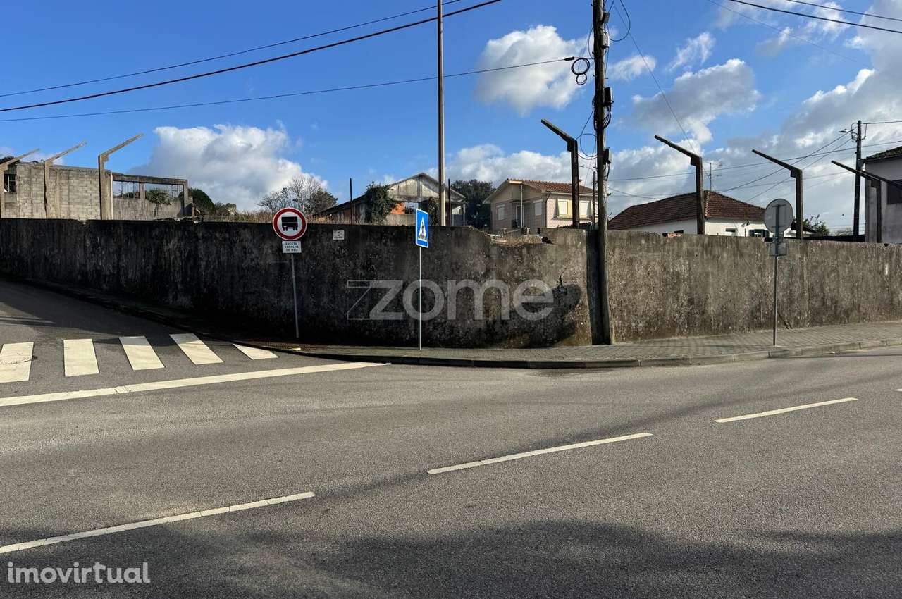 Terreno Industrial com ruína, em S. P de Oleiros, Sta Maria da Feira - Grande imagem: 3/26