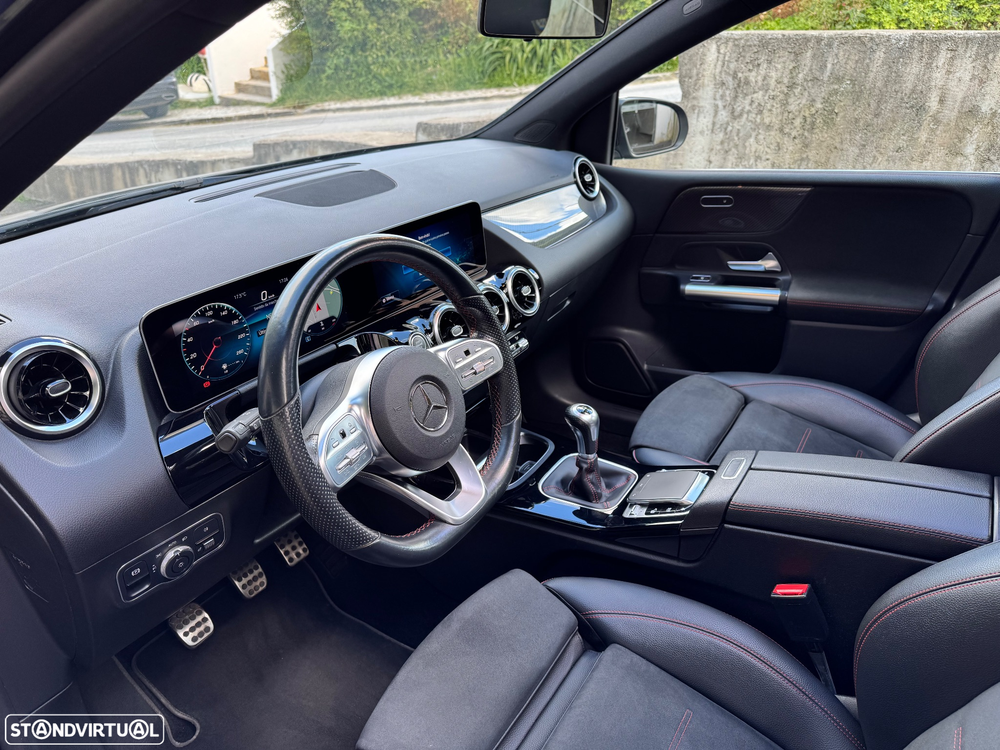 Mercedes-Benz B 180 d AMG Line - 14
