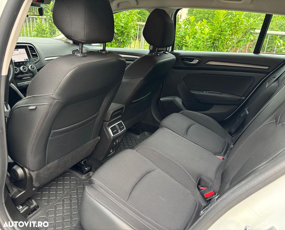 Renault Megane BLUE dCi EDC Zen - 17