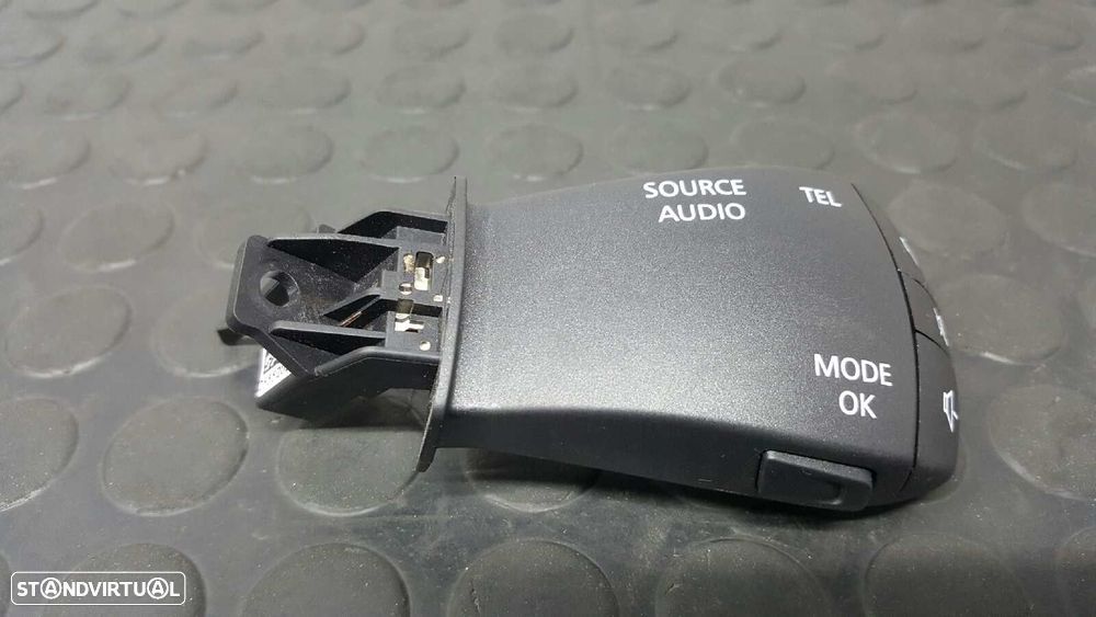 CONTROLE DO SISTEMA DE ÁUDIO / RÁDIO CD RENAULT MEGANE IV BERLINA 5P GT-LINE - 4