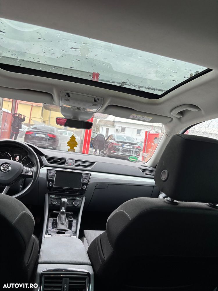 Skoda Superb 2.0 TDI DSG Sportline - 9