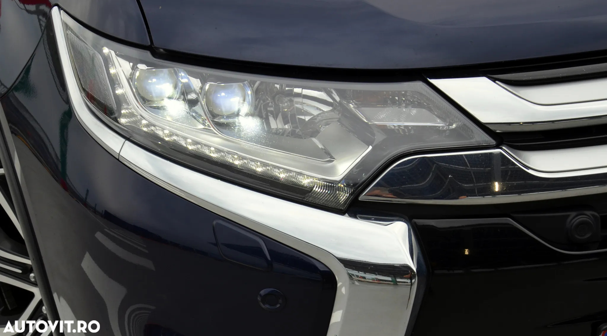 Mitsubishi Outlander 2.2 DI-D 4WD Automatik Diamant Edition+ - 10