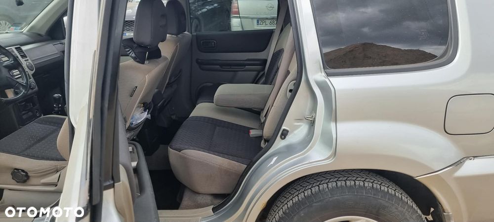 Nissan X-Trail 2.2 dCi Sport - 16