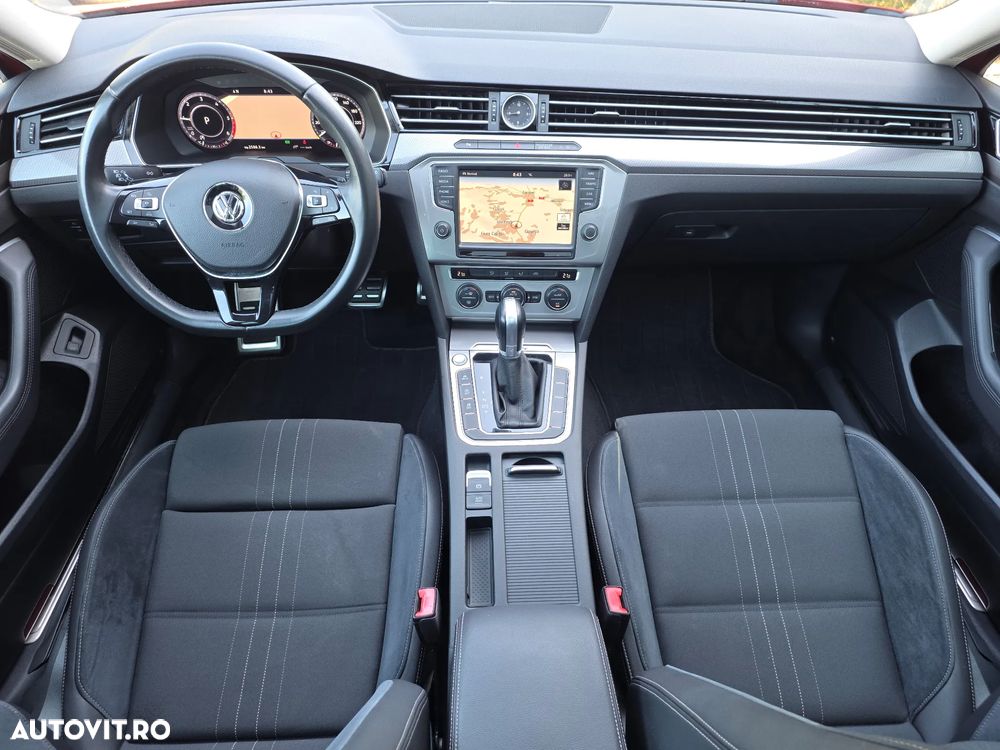 Volkswagen Passat Variant 2.0 TDI SCR DSG 4Motion Alltrack - 10