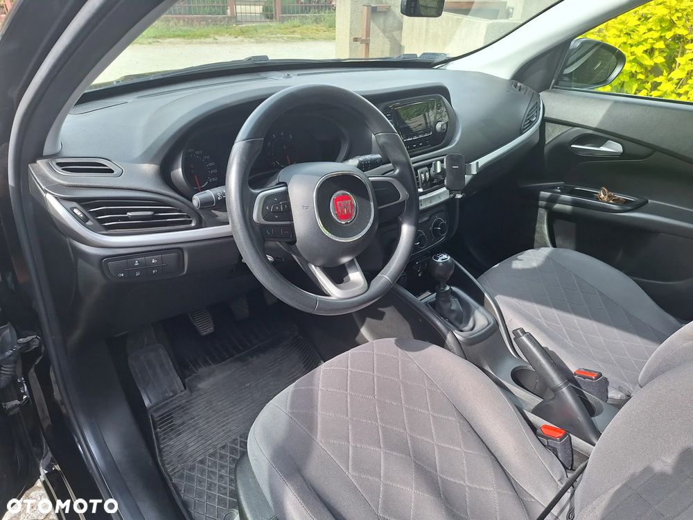 Fiat Tipo 1.4 16v Easy EU6d - 9