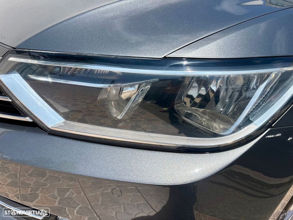 VW Passat Variant 2.0 TDI Confortline - 41