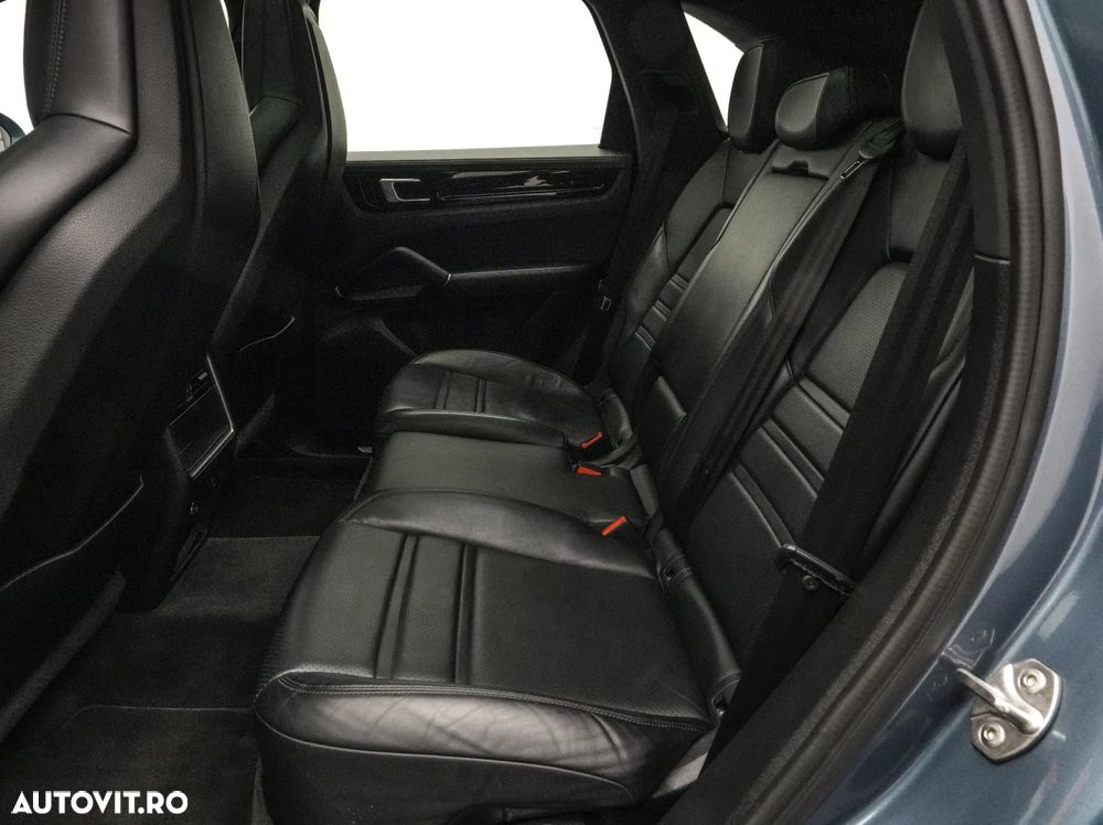 Porsche Cayenne Tiptronic S Platinum Edition - 16