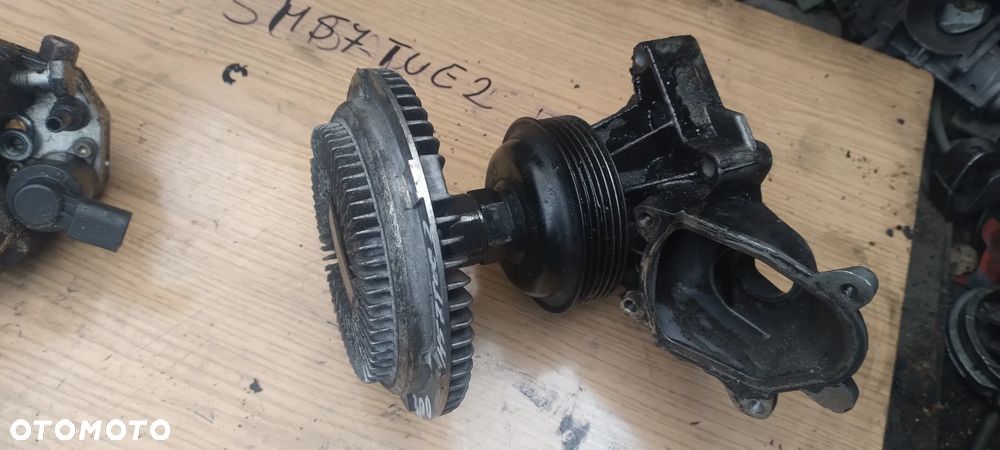 BMW e60 e90 e91 X5 X3 3,0D M57TUE2 pompa wody wiskoza - 1