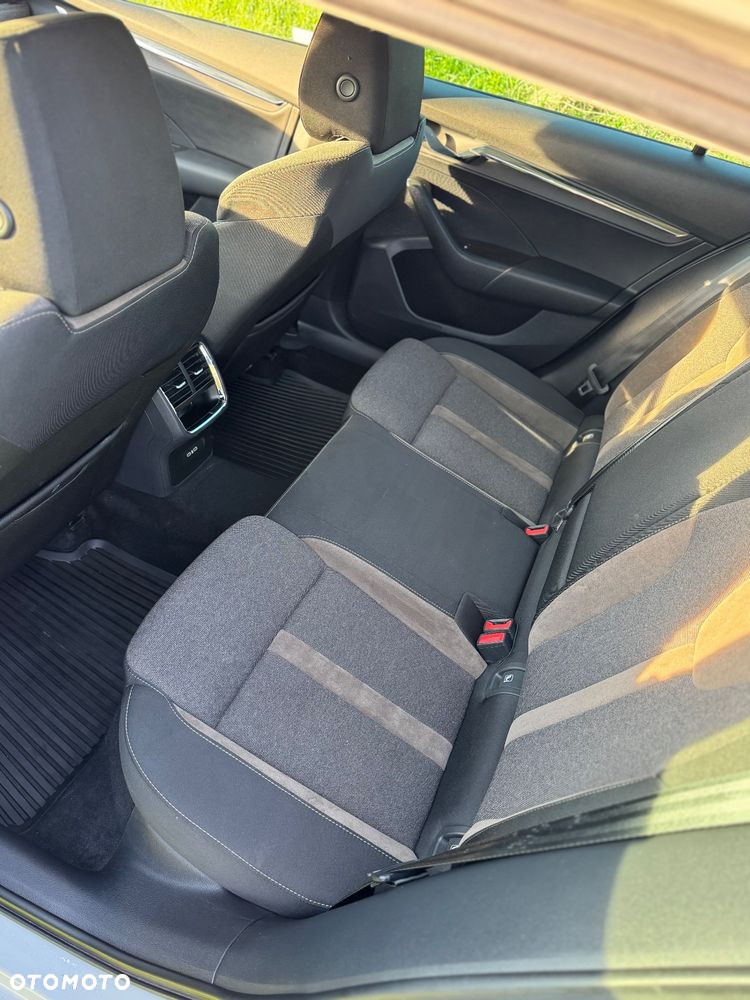 Skoda Octavia Combi 2.0 TDI DSG 4x4 Scout - 8