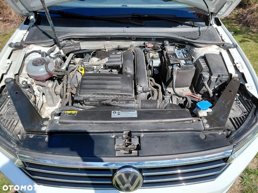 Volkswagen Passat 1.4 TSI BMT Trendline - 32