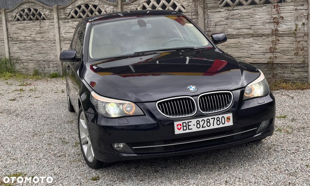 BMW Seria 5 525xi - 4
