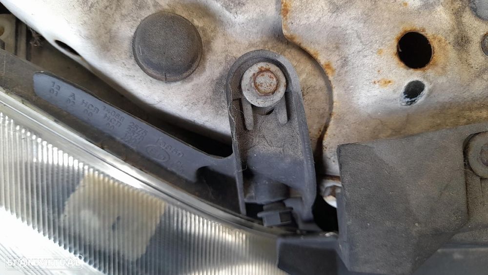 Ótica / farol direita OPEL Combo Furgão/Combi - 4